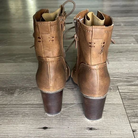 Madden Girl Westmont brown laced up booties - Picture 3 of 8